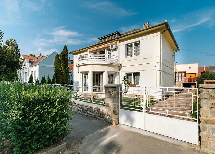 Elisabeth Apartment